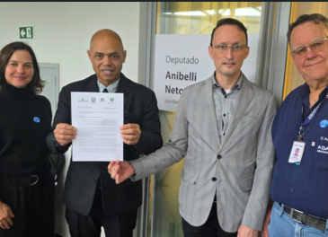 Sindefesa-PR entrega of&iacute;cio na Alep e busca apoio para descongelamento do tempo de servi&ccedil;o dos servidores da Adapar